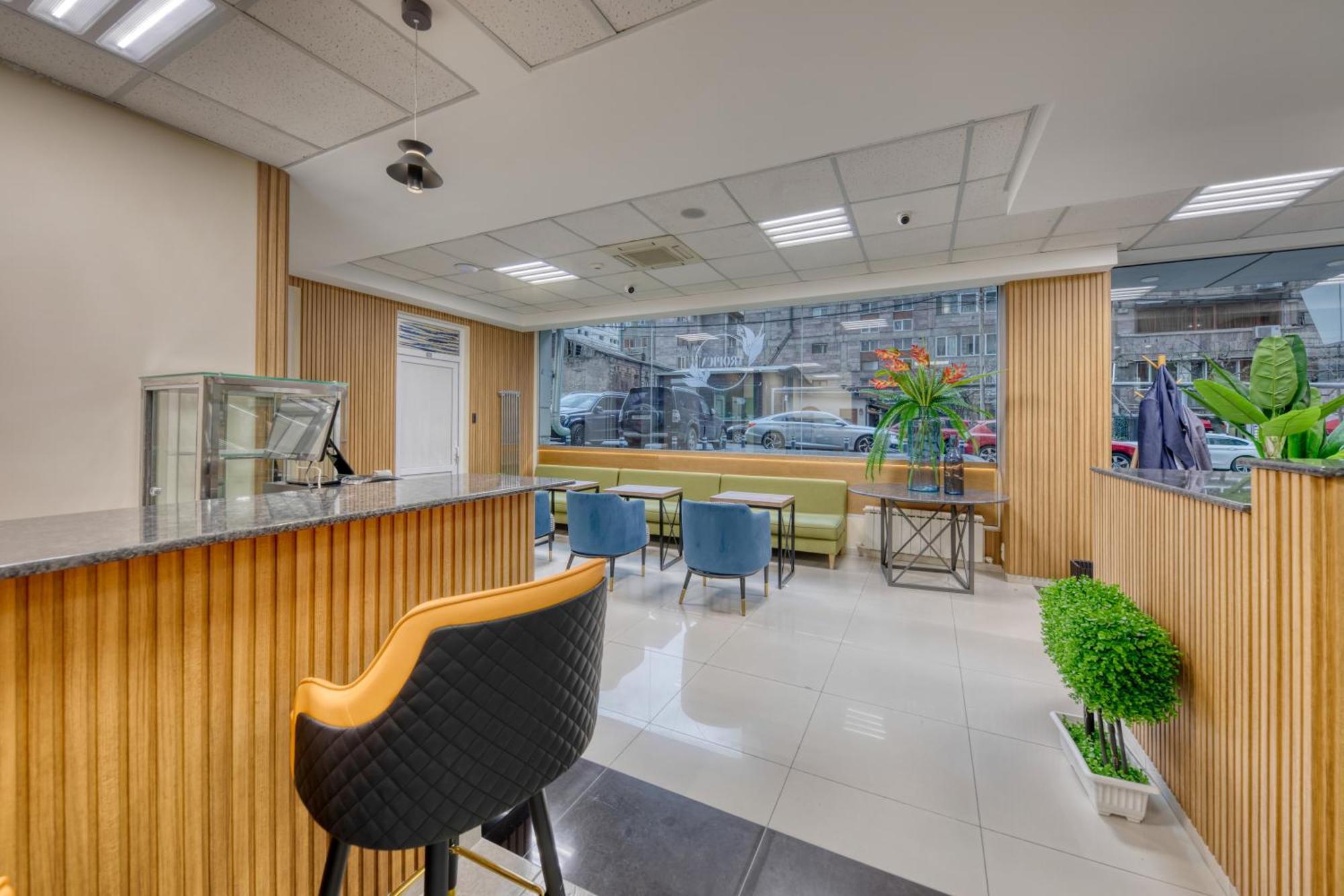 Tropica Inn Hotel Єреван Екстер'єр фото